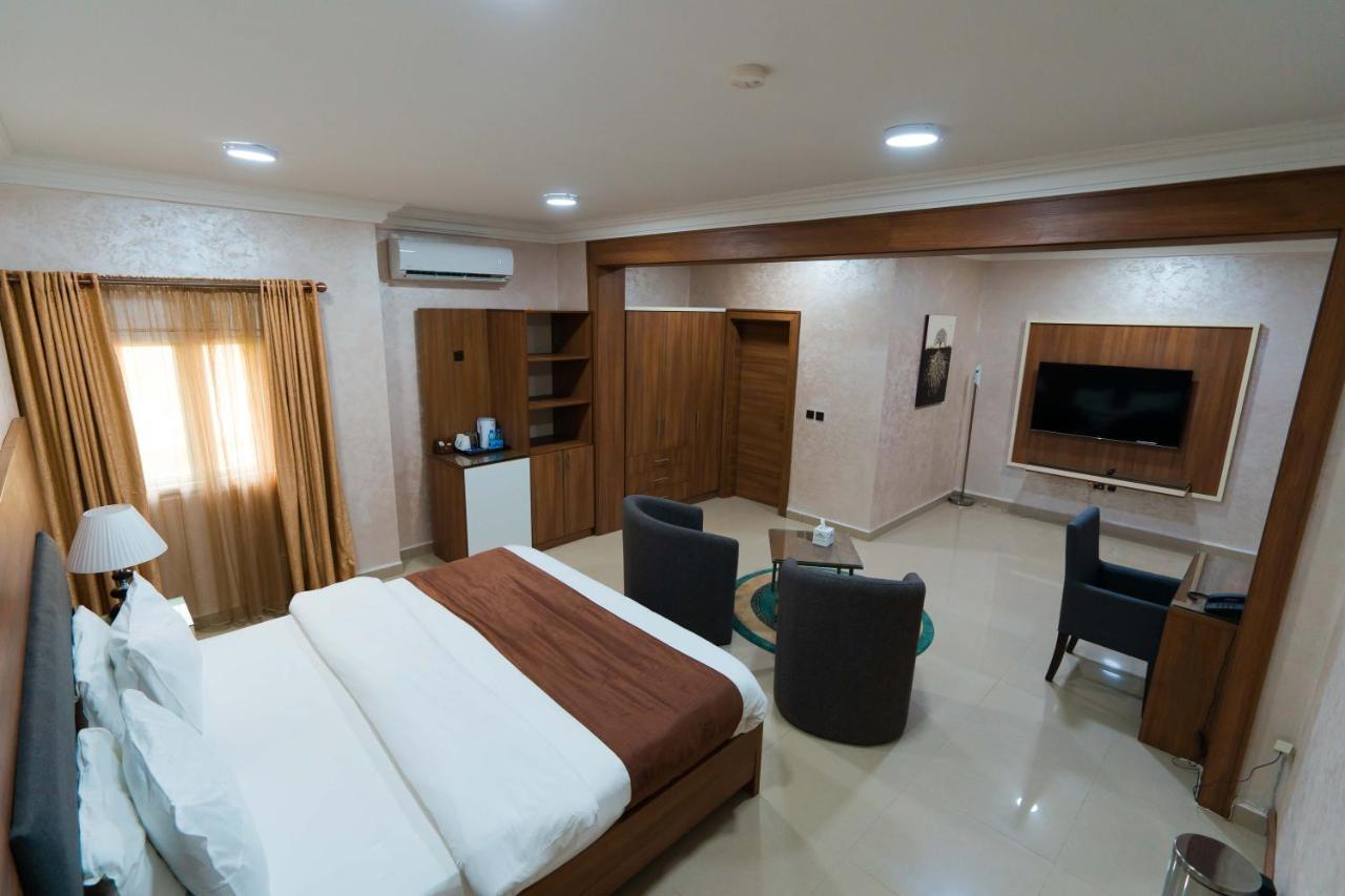 Phoenicia Suites Wupa 외부 사진